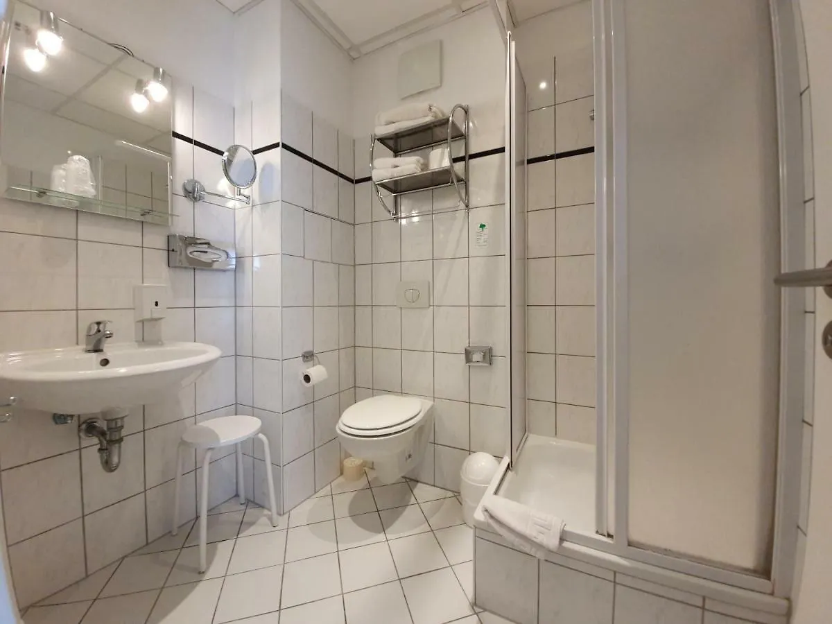 ***  Hotel Erlanger Hof Berlín Alemania